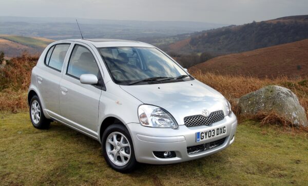 b8-e1655204762516 Covorase auto din EVA, Toyota Yaris (1999-2006)